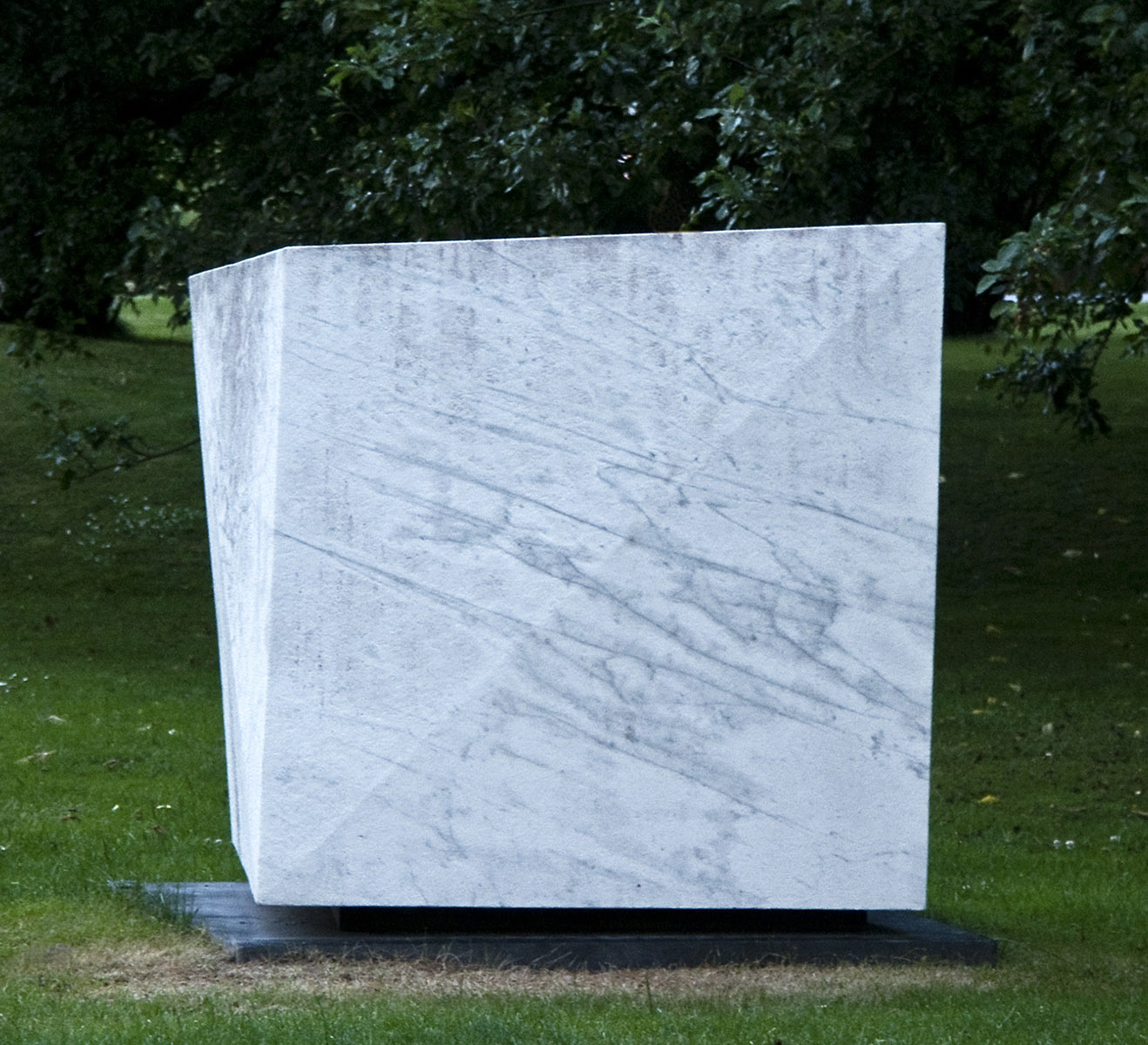 Gert Marcus marmorskulptur.